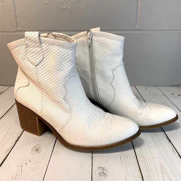 Dirty Laundry White Snake-Embossed Unite Western Booties Zip Side Women's 11 - Picture 1 of 11